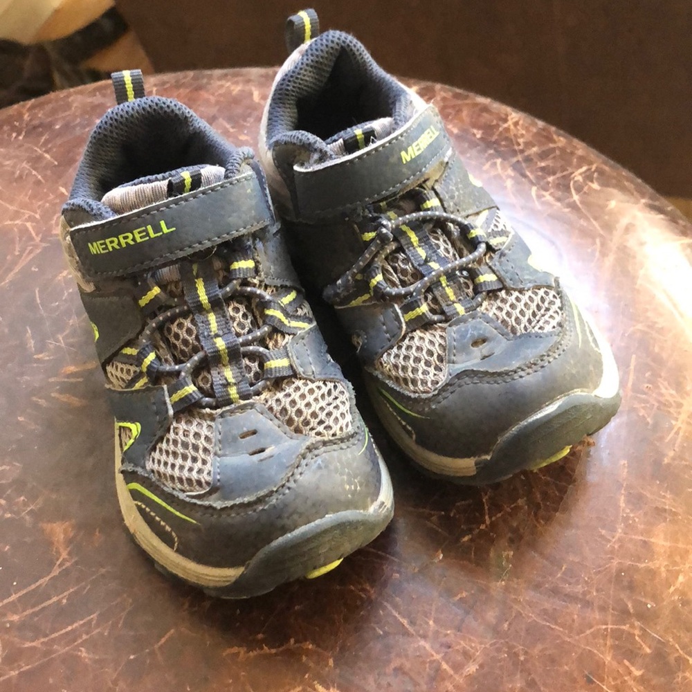 Merrell trail hiking shoe size 9 GUC lots life left